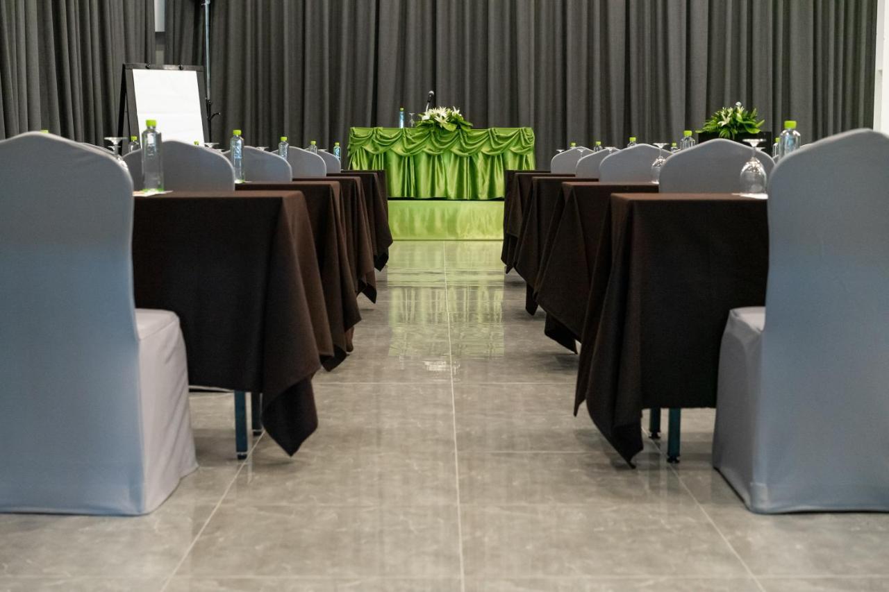 S Ram Leisure Sha Khách sạn